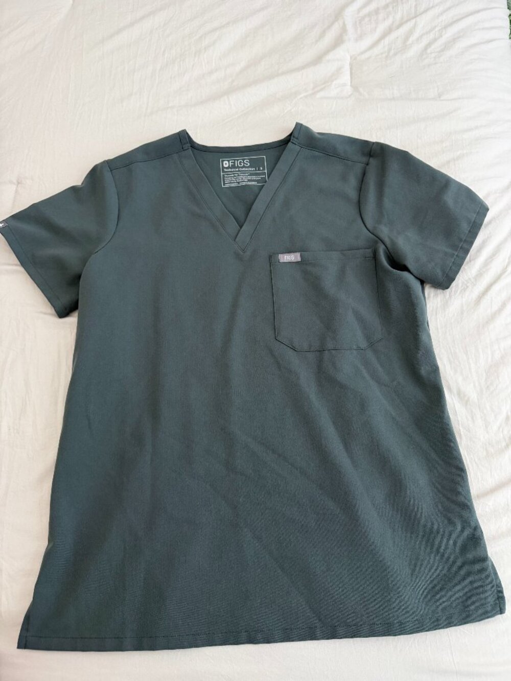 FIGS Scrub Top – Size Small